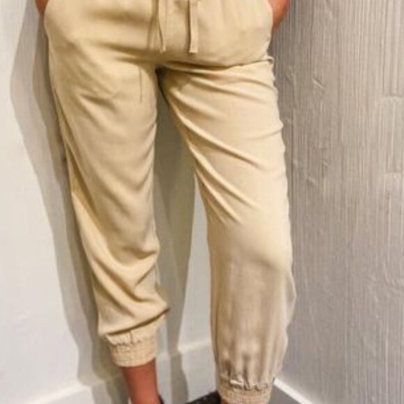#63❤️ BNWOT Bella Dahl smocked waist Jogger pants as is - Picture 2 of 6